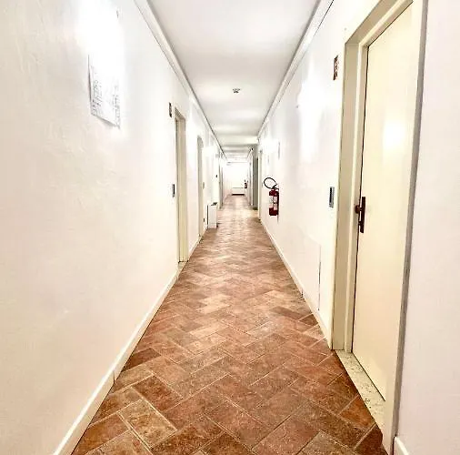 Sagostino House מלון 2*