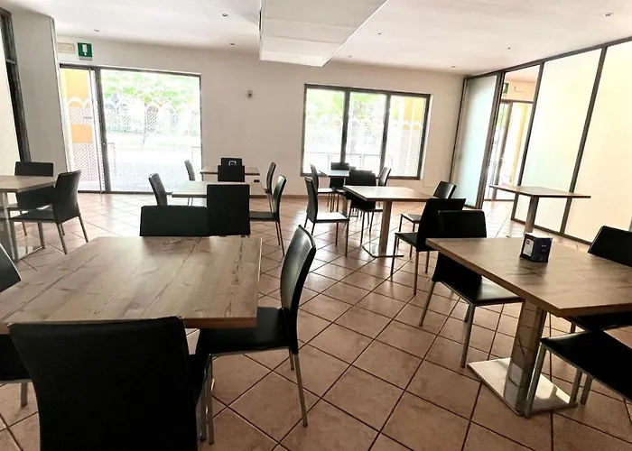 מלון Sagostino House 2*