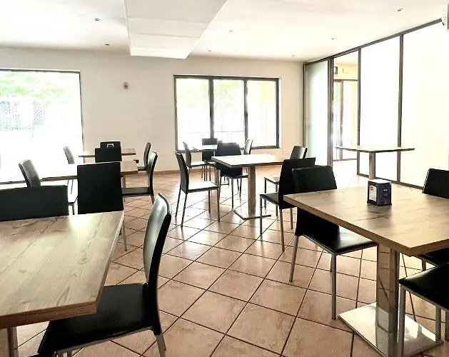 Sagostino House מלון